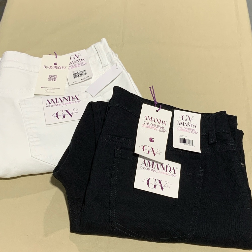 Gloria Vanderbilt Amanda Black and White Jean Bundle 18 Short